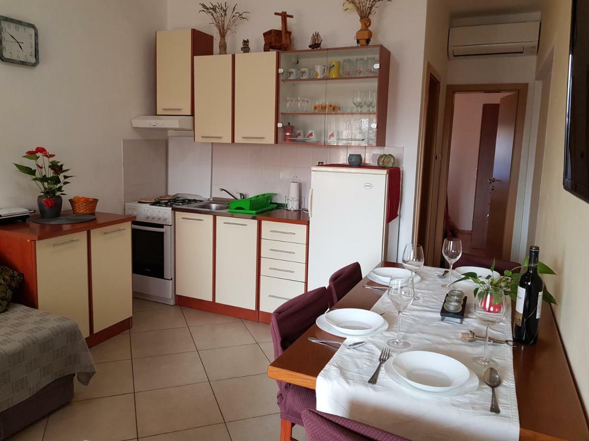 Apartments Davor Umag Buitenkant foto